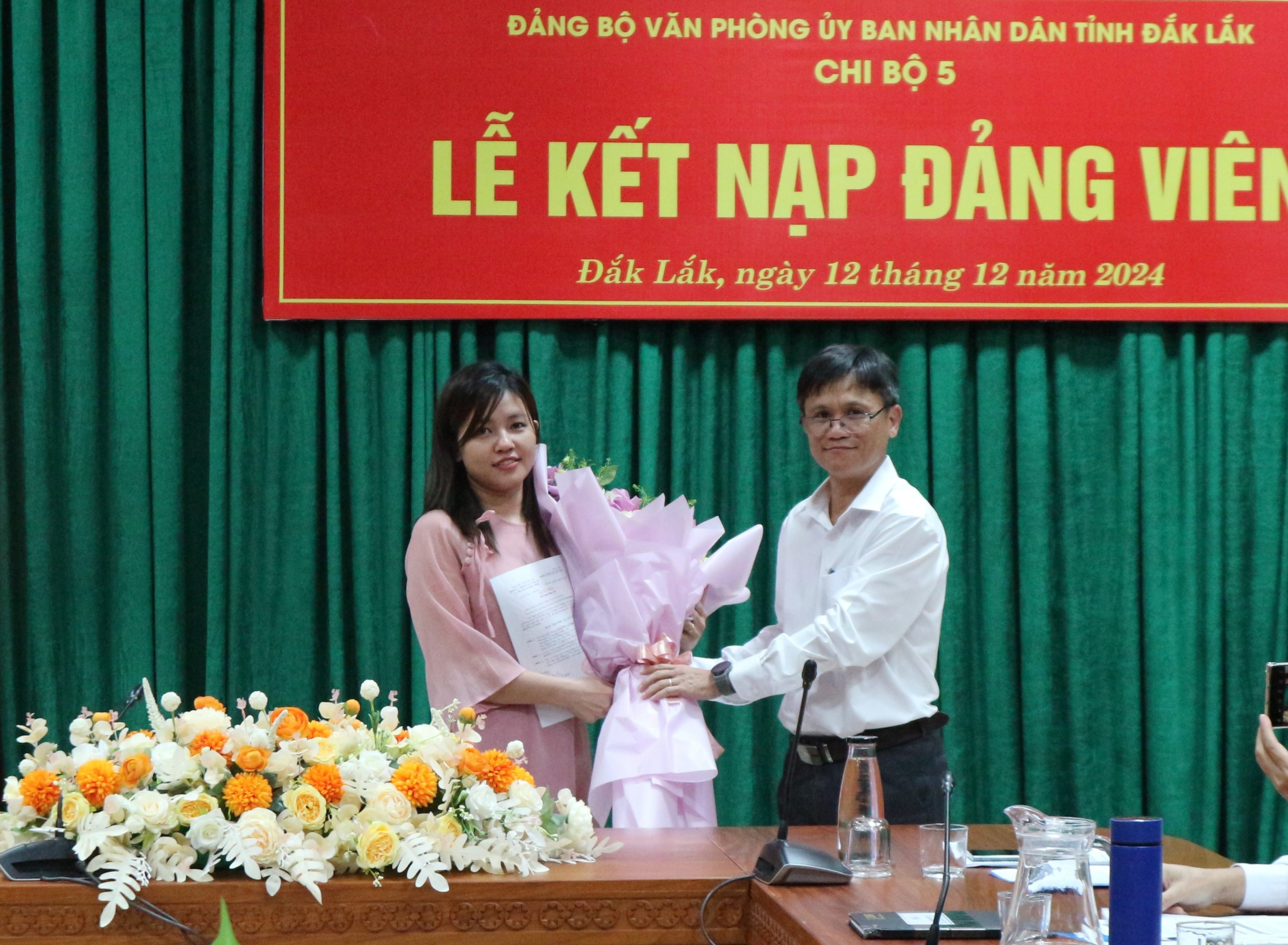 Lễ kết nạp đảng viên mới Chi bộ 5, Đảng bộ Văn phòng UBND tỉnh Đắk Lắk